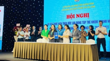 ky ket thoa uoc lao dong tap the nhom du lich dich vu thanh pho ha long