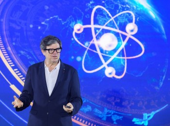 nha khoa hoc vinfuture ly giai vi sao ai khong the thong minh duoc nhu con nguoi