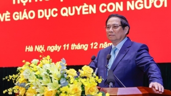 "Bảo vệ quyền con người là làm cho mỗi người dân ngày càng ấm no và hạnh phúc"