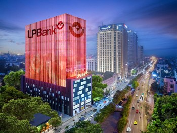 lpbank duo c cha p thua n tang vo n len ga n 30000 ty do ng