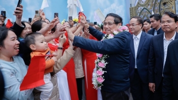 lanh dao dang nha nuoc chia se niem vui giang sinh cung dong bao cong giao