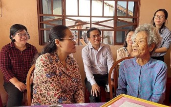 thanh pho ho chi minh danh khoang 976 ty dong cham lo tet nguyen dan 2025