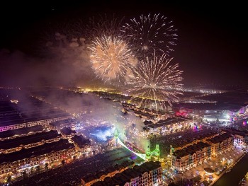 gan 1 trieu khach don nam moi 2025 tai cac diem cau vingroup