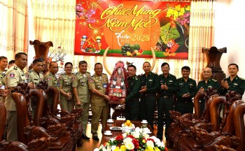 cac doan cong tac campuchia tham chuc tet nguyen dan at ty viet nam