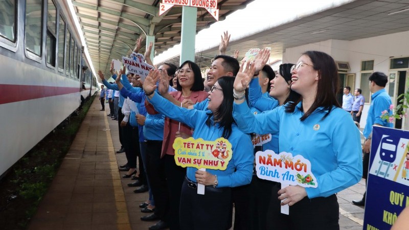 Sẽ tăng thêm chuyến tàu đưa công nhân về quê đón Tết vào năm tới