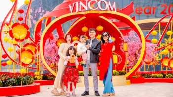 ra quan nam moi vu tru vin dai thang don hon 11 trieu luot khach trong 6 ngay