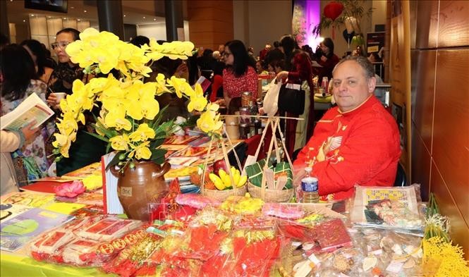 Cộng đồng người Việt Nam tại Bỉ vui Tết, hướng về quê hương