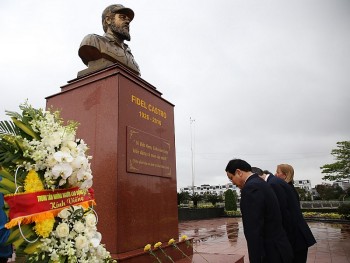 cong vien fidel tai tp dong ha minh chung cho tinh cam ma quang tri danh cho cuba va lanh tu fidel castro