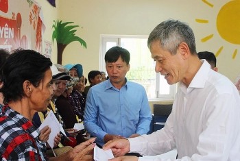 Hỗ trợ, chia sẻ khó khăn với bà con gốc Việt ở Tây Bắc Campuchia