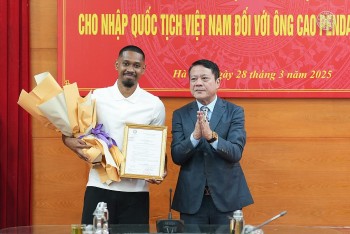 Cầu thủ Việt kiều Cao Pendant Quang Vinh nhập quốc tịch Việt Nam