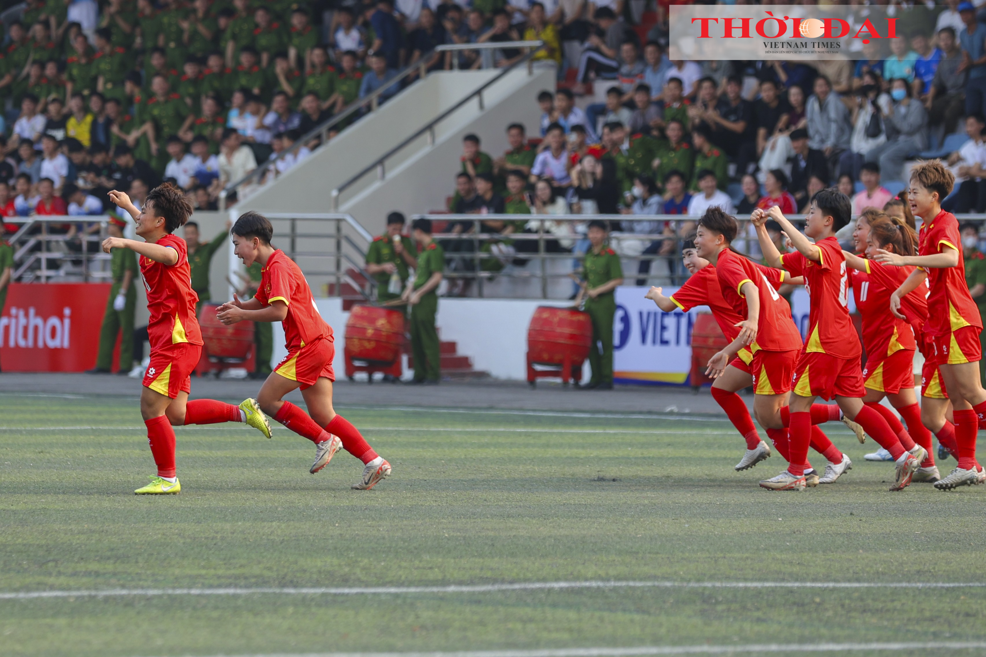 U17 nữ Việt Nam giành chiến thắng 2-1 trước U17 nữ Thái Lan