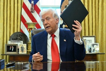 quyet dinh hoan ap thue la nghe thuat dam phan cua ong trump