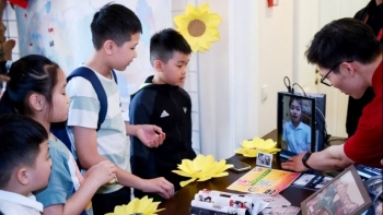 hoi sach mam 2025 tao san choi ket noi the he tre viet nga