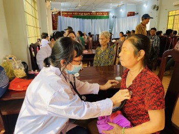 phoi hop kham chua benh cho nguoi dan bien gioi viet nam campuchia