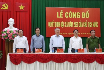 hon 8000 pham nhan nhan quyet dinh dac xa