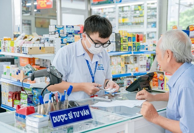 Quản lý chặt sữa giả, thuốc giả: Vinamilk, Long Châu hưởng lợi