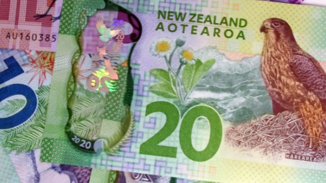 Kinh nghiệm đổi tiền khi đi du lịch New Zealand