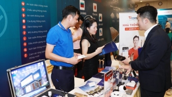 ha noi day manh xuc tien dau tu thuong mai du lich nam 2025