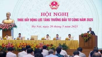 tang toc dau tu cong muc tieu giai ngan 100 von nam 2025