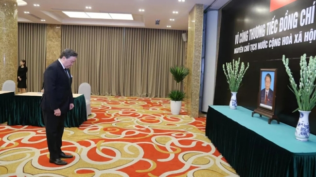 Bạn bè quốc tế chia buồn nguyên Chủ tịch Trần Đức Lương từ trần