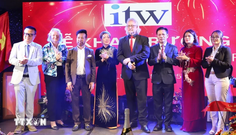 Khai trương trường dạy ngôn ngữ và nghề tại Đức cho người Việt