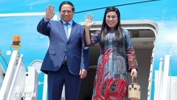 thu tuong va phu nhan du hoi nghi dai duong o phap tham estonia thuy dien