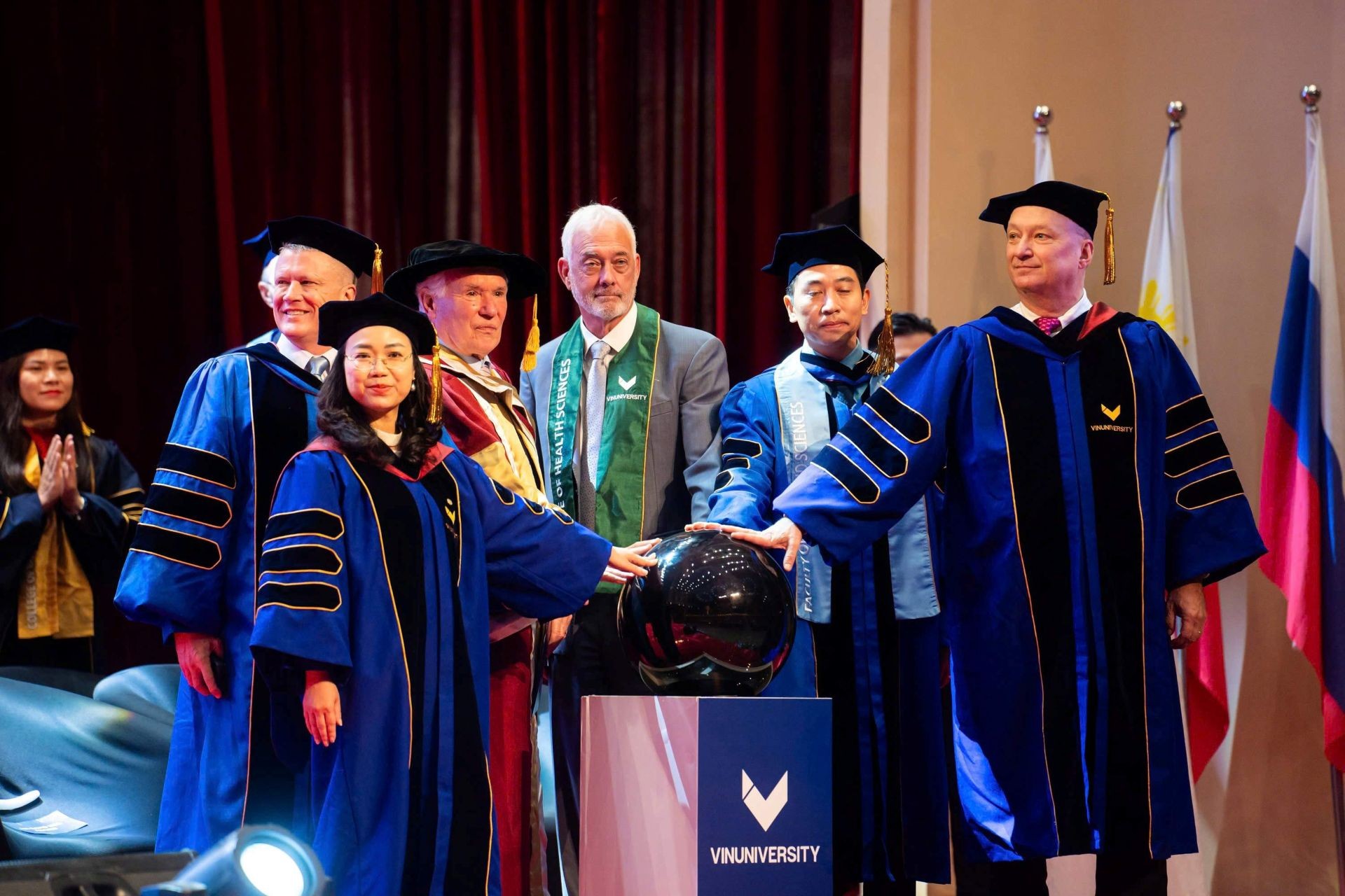 VinUni đặt mục tiêu vào top 100 đại học hàng đầu thế giới - Mời tuyển 500 nhà khoa học toàn cầu