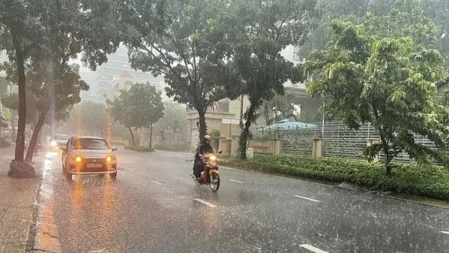 Thời tiết hôm nay (20/6): Hà Nội có mưa rào và dông