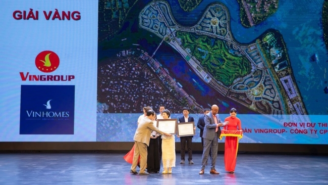 Vinhomes Royal Island đoạt giải Vàng về quy hoạch: Điểm đến mới của giới chuyên gia và nhà đầu tư quốc tế