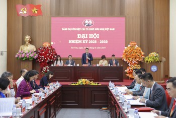 doi moi chuyen nghiep hoa kien tao nen ngoai giao nhan dan ban linh hien dai va hieu qua