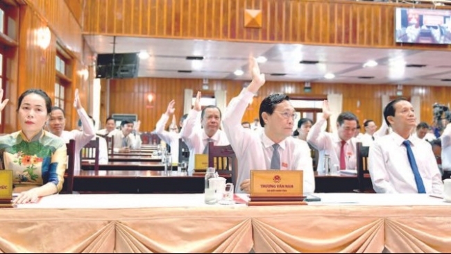 Giữ vững đà tăng trưởng, chủ động vận hành bộ máy mới