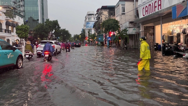Thời tiết hôm nay (02/7): Mưa lớn ở Bắc Bộ và Thanh Hóa