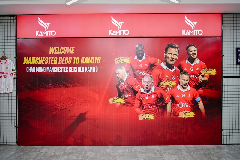Các cầu thủ "huyền thoại Manchester United" tham quan và trải nghiệm sản phẩm tại showroom Kamito