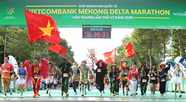 Khép lại Giải Marathon quốc tế "Vietcombank Mekong Delta Marathon" 2025: Dấu ấn thể thao giữa lòng Tây Đô
