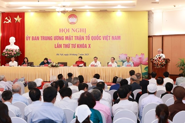Giữ gìn đoàn kết là nhiệm vụ quan trọng hàng đầu - là điều kiện tiên quyết để mọi công việc cải cách khác diễn ra thuận lợi