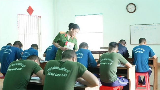 Gieo chữ, gieo hy vọng cho học viên cai nghiện ở Gia Lai