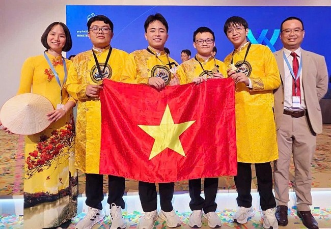 Kỳ thi Olympic Hóa học Quốc tế lần thứ 57: Việt Nam xếp đồng hạng với Trung Quốc, Mỹ về số Huy chương Vàng