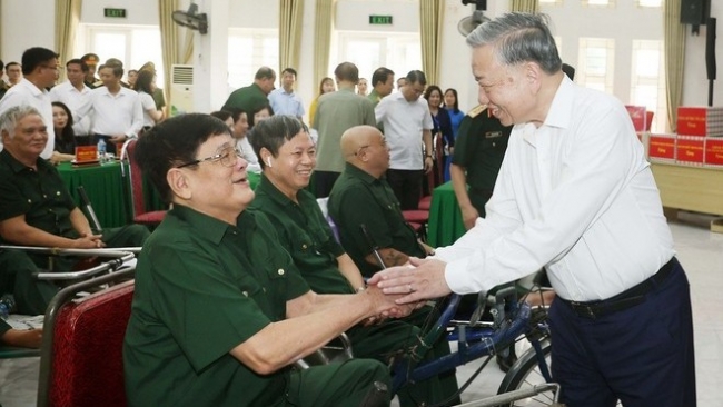Tổng Bí thư: Người có công là tài sản quý, là biểu tượng của ý chí Việt Nam