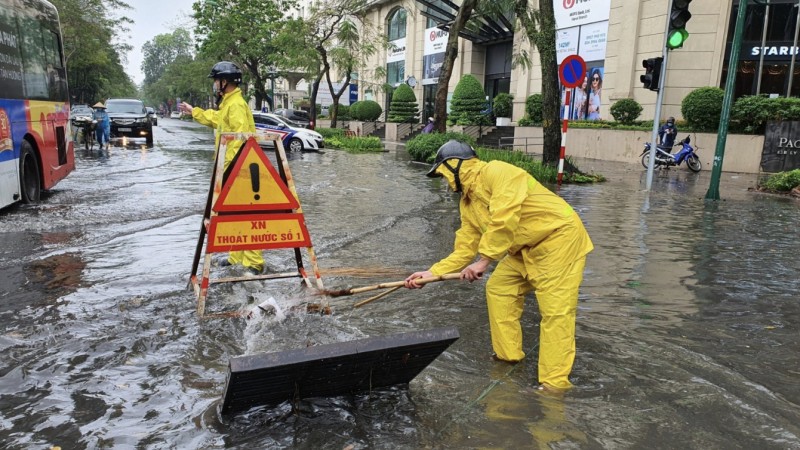Hà Nội khẩn trương triển khai ứng phó với bão số 3