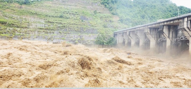Chủ động ứng phó - Kịp thời điều tiết: Thủy điện Khe Bố đảm bảo an toàn hồ chứa và khu vực hạ du trong mưa lũ lớn