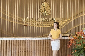 hoa hau do my linh tro thanh dai su thuong hieu van lang empire tt golf club