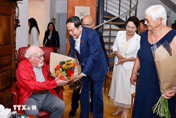 chu tich quoc hoi tham nguoi ban thuy si co nhieu dong gop cho can tho