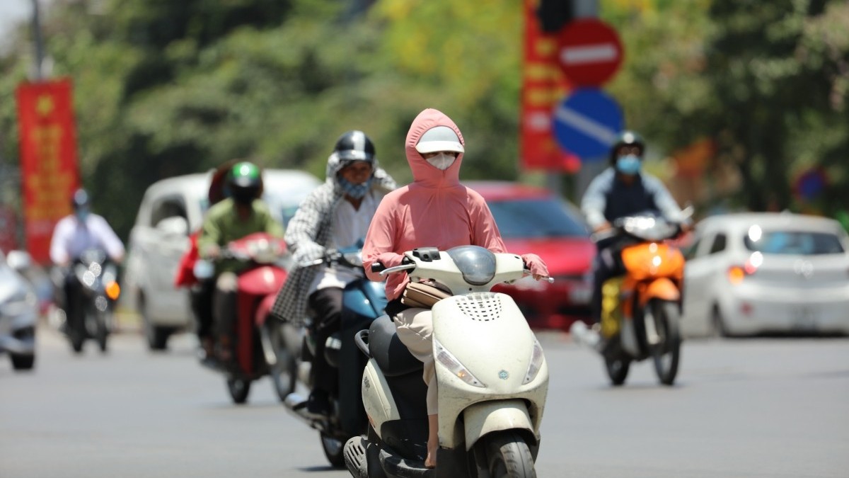 Thời tiết hôm nay (03/8): Bắc Bộ nắng nóng gay gắt, có nơi lên tới 38°C