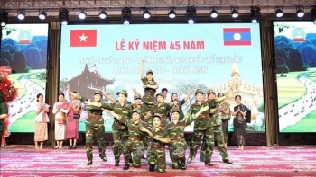 binh doan 678 ky niem 45 nam len duong nhap ngu giup ban lao