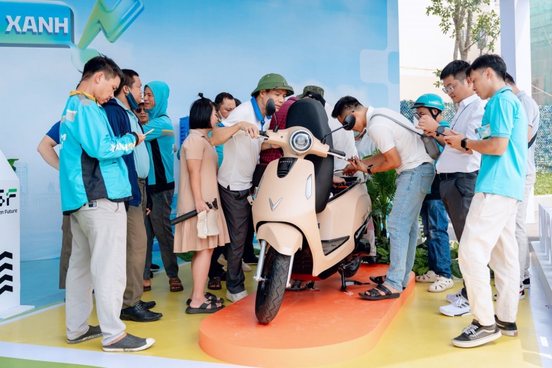Những chủ xe chốt cọc VinFast Evo Grand đầu tiên: “Tối ưu cho dịch vụ, tiện lợi khi sử dụng hàng ngày”