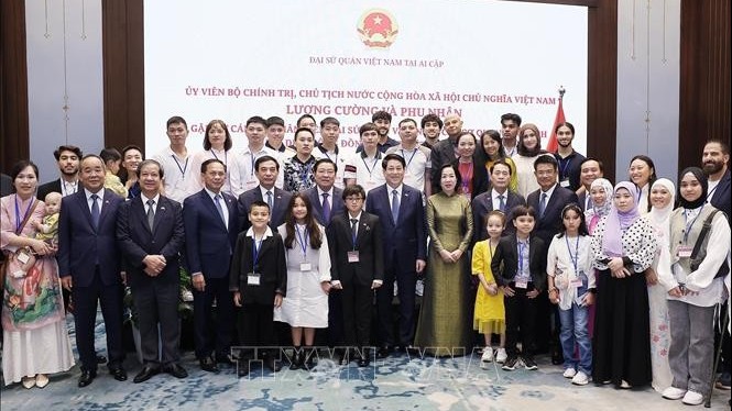 Chủ tịch nước Lương Cường gặp gỡ cộng đồng người Việt Nam tại Ai Cập