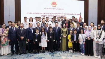 Chủ tịch nước Lương Cường gặp gỡ cộng đồng người Việt Nam tại Ai Cập