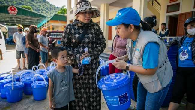 UNICEF hỗ trợ khẩn cấp người dân vùng lũ Điện Biên, Sơn La, Nghệ An