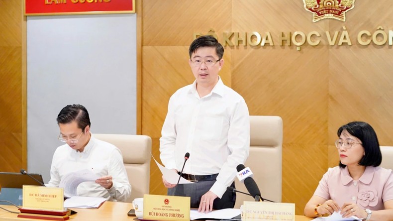 Tăng cường triển khai công nghệ chiến lược, thu hút nhân tài