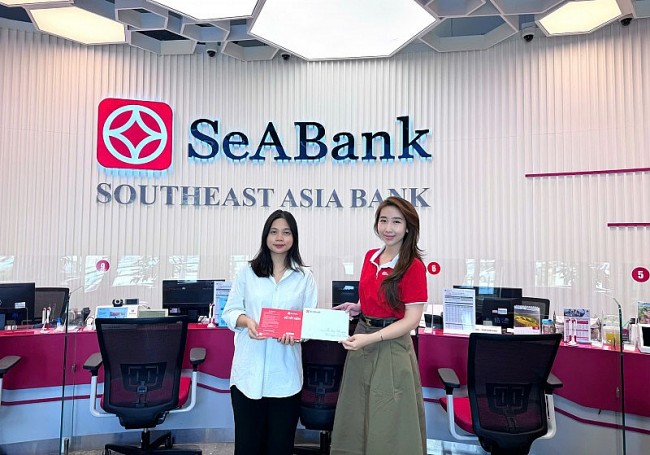Quỹ SeABank nhận đỡ đầu thêm 10 học sinh: Nối dài hành trình 10 năm gieo mơ ước